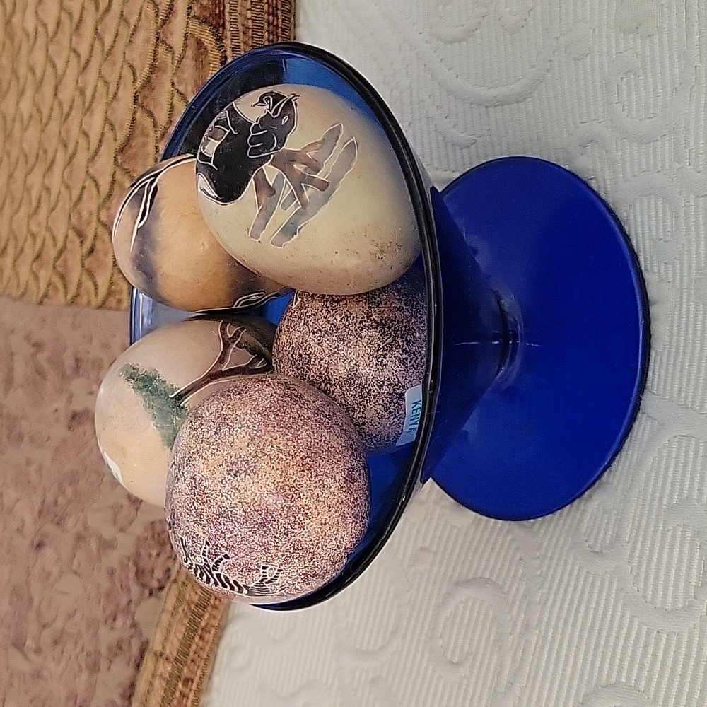 Beautiful Blue Dish With (5) Eggs